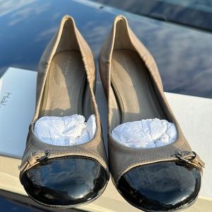 Halogen Cassandra leather & patent ballet flat Taupe Black size 10.5 New in Box